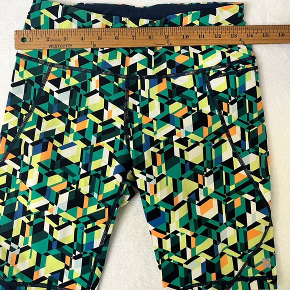 LOT OF 2 - Sweaty Betty Power 9" Biker Shorts Sz S 4/6 Green/Red Geo Maze Print - Picture 12 of 15